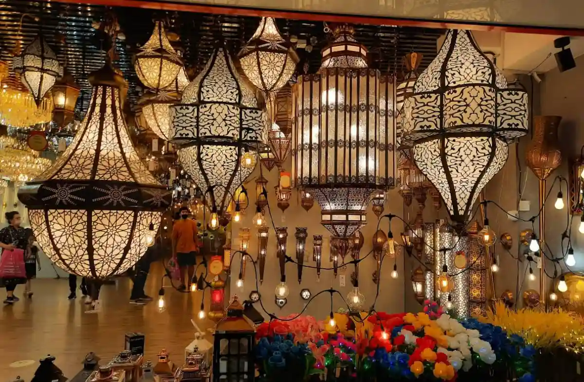 مصممو الديكور ومتاجر الزينة