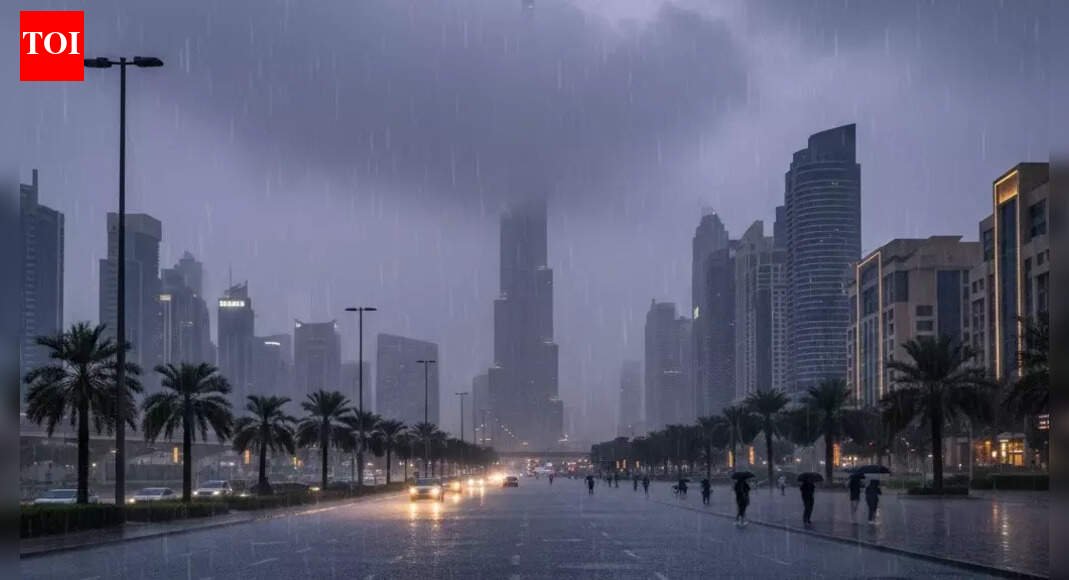 迪拜警方警告：危险的降雨和风暴即将来临